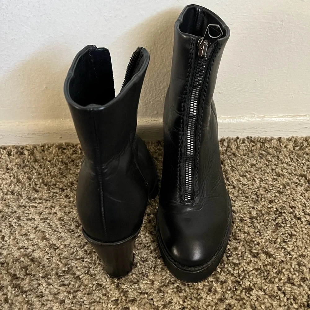 Acne Studios ‘Elise’ Ankle Boots - Picture 9 of 16